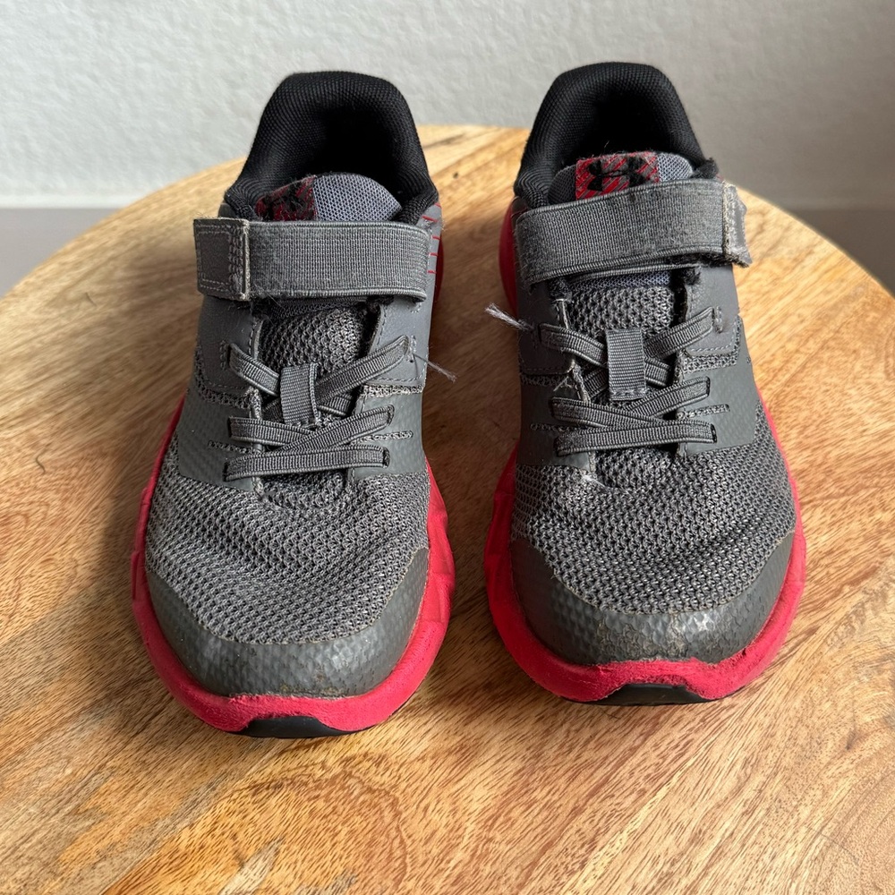 Under Armour® Kids UA BPS Primed 2 AC boys sz: 1 - Picture 3 of 10